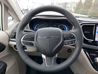 2023 Chrysler Pacifica Hybrid Touring L FWD