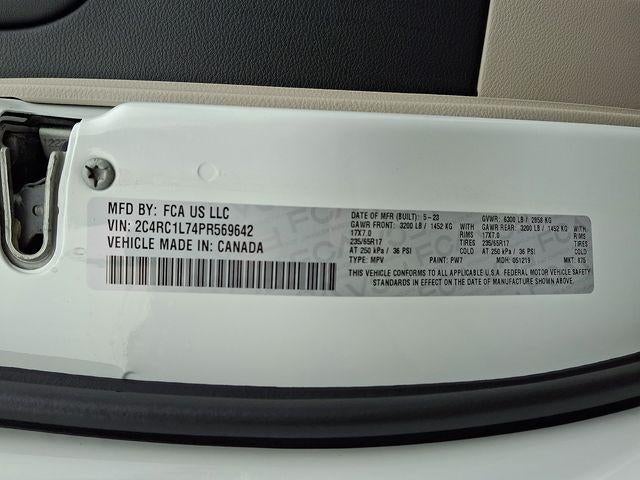 2023 Chrysler Pacifica Hybrid Touring L FWD