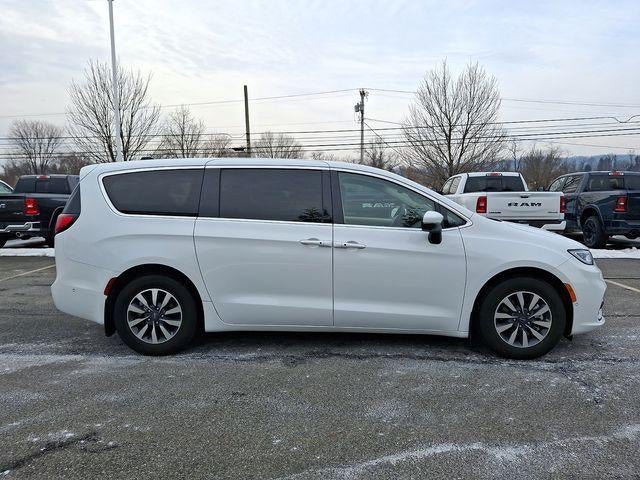 2023 Chrysler Pacifica Hybrid Touring L FWD