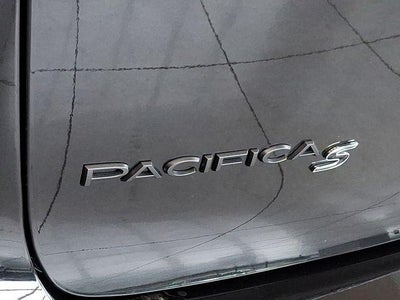 2023 Chrysler Pacifica Hybrid Touring L FWD