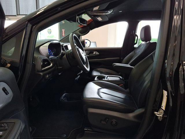 2023 Chrysler Pacifica Hybrid Touring L FWD