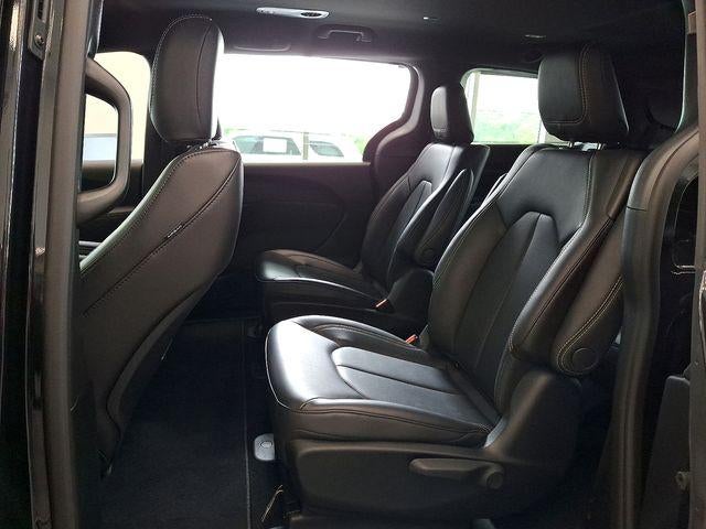 2023 Chrysler Pacifica Hybrid Touring L FWD