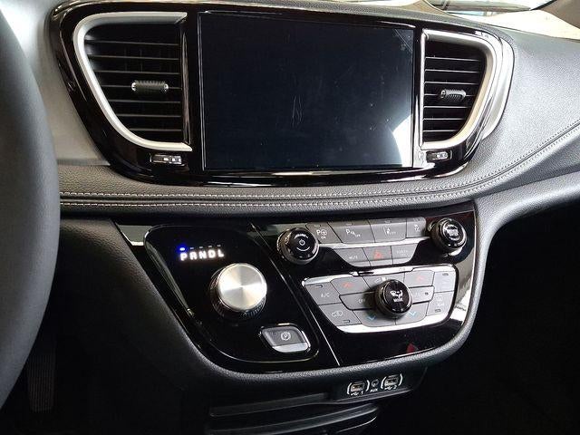 2023 Chrysler Pacifica Hybrid Touring L FWD