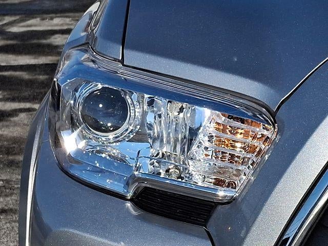 2023 Toyota Tacoma 4WD 4WD SR5 Double Cab 5' Bed V6 AT (GS)