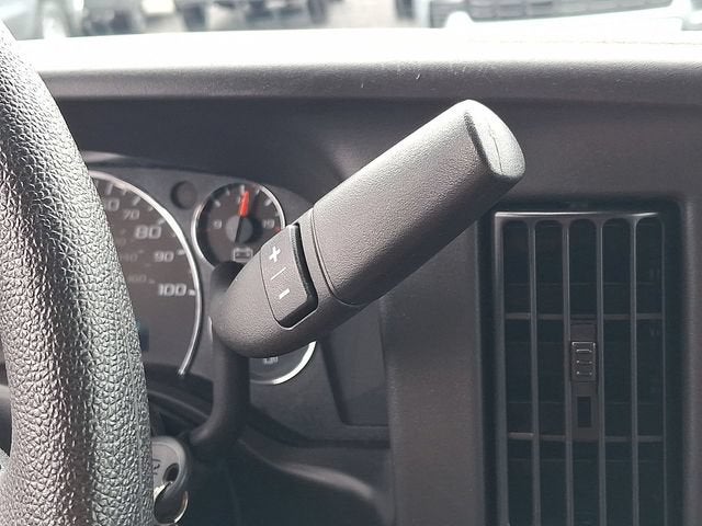 2025 Chevrolet Express Passenger 1LT