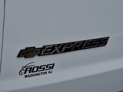 2025 Chevrolet Express Passenger 1LT