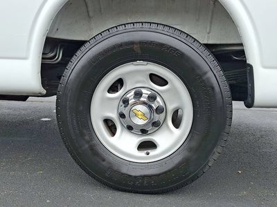 2025 Chevrolet Express Passenger 1LT