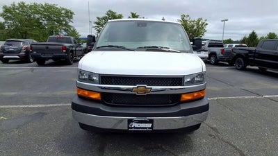 2025 Chevrolet Express Passenger 1LT