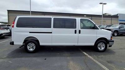 2025 Chevrolet Express Passenger 1LT