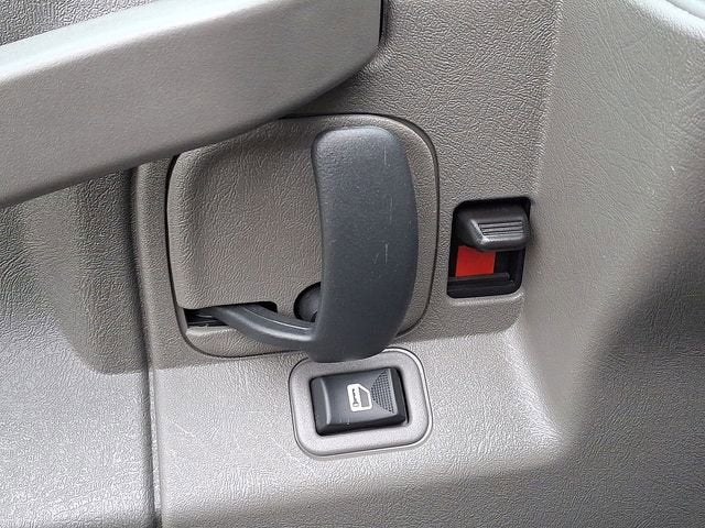 2024 Chevrolet Express Passenger 3500 1LT