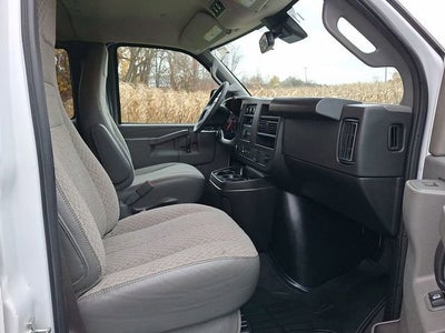 2024 Chevrolet Express Passenger 3500 1LT