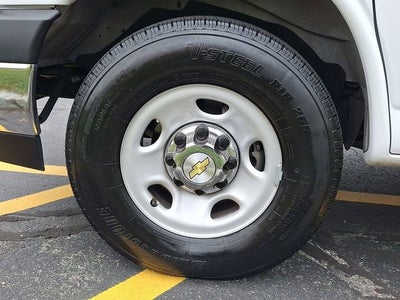 2024 Chevrolet Express Passenger 3500 1LT