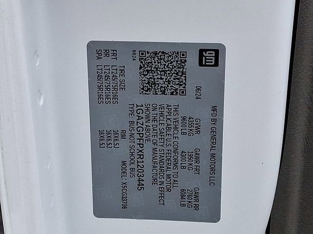 2024 Chevrolet Express Passenger 3500 1LT