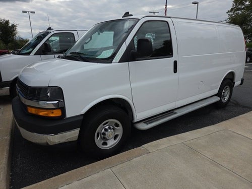2025 Chevrolet Express Cargo WT