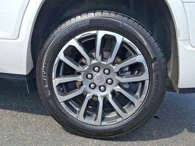 2022 GMC Acadia Denali