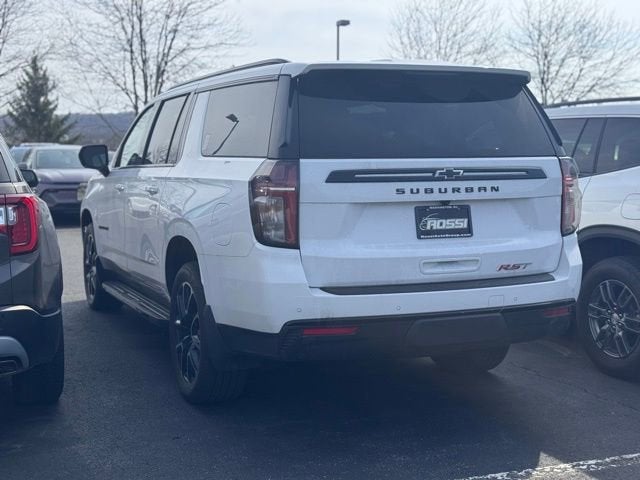 2023 Chevrolet Suburban RST