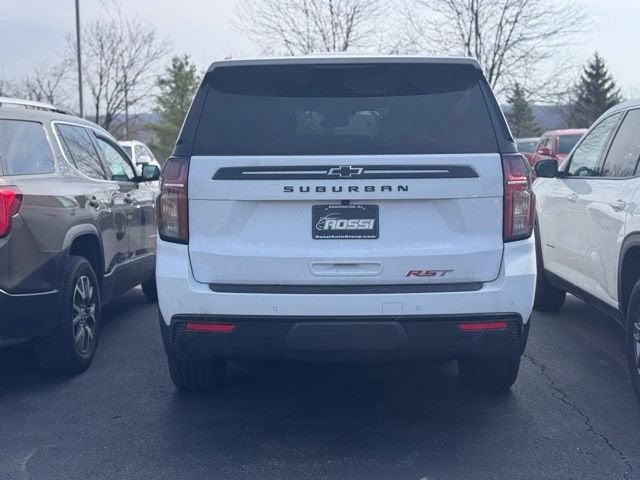 2023 Chevrolet Suburban RST
