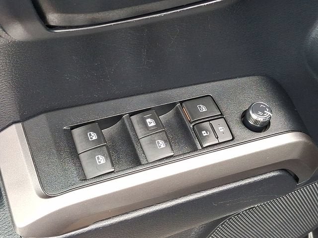 2018 Toyota Tacoma SR5 V6