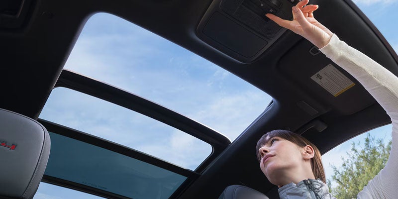 Sunroof feature in 2026 GMC Acadia